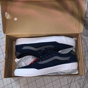 Men’s blue vans low tops